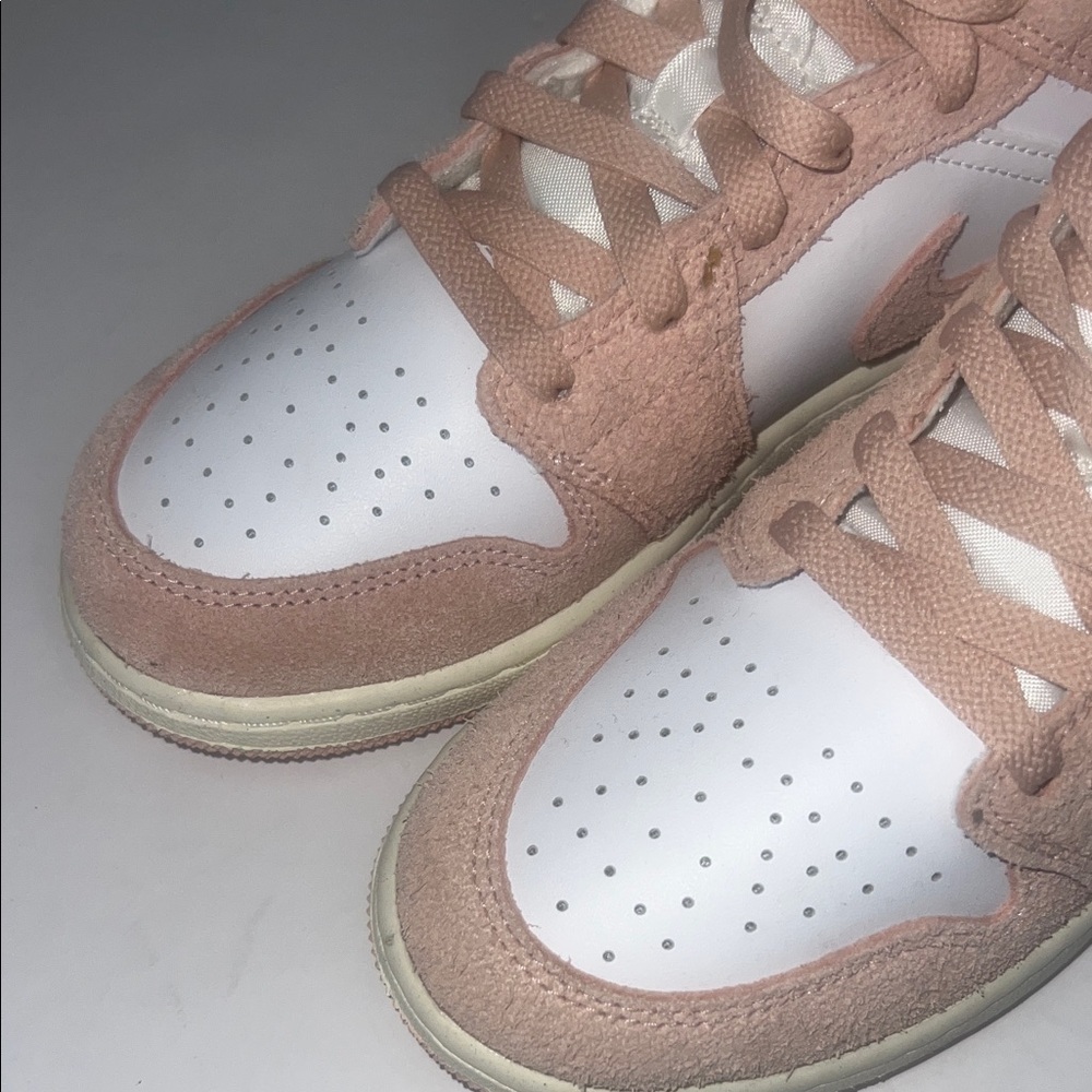 Nike Air Jordan 1 Mid Pink & White Suede 5.5Y - Picture 5 of 9